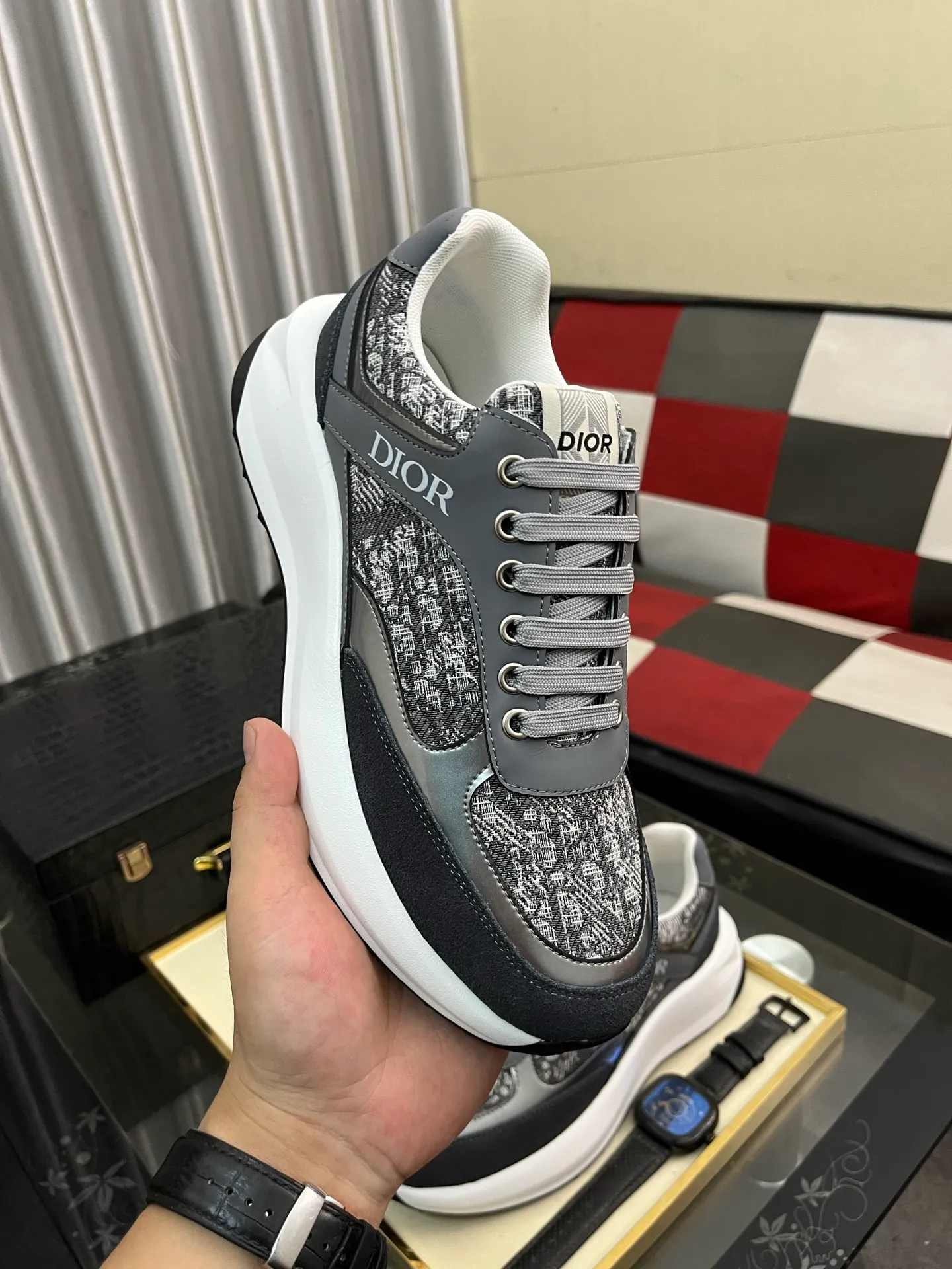 Men's men's shoes💰440⌚️⌚️[Dior] 25ss new product B01 moral training shoes. The toe dimensions of the couple's style are a bit wider. The upper foot comfort is perfect. The threads are beautiful. Perfectly suitable for trousers. Decorated with various classic details. Ideal for daily looks. Can be matched with various casual items to create exquisite looks. Fabric: top layer cowhide/lining sheepskin TPU original outsole Code number: 38-444️⃣Colors available